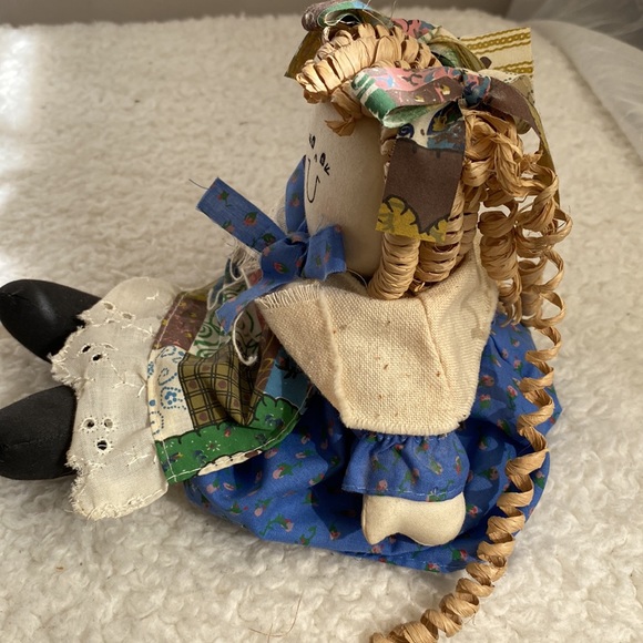 Country Shelf Sitter Doll Accent - Picture 6 of 9